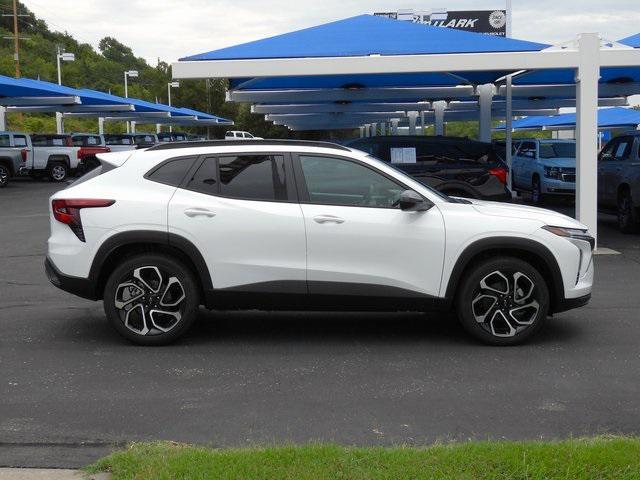 new 2025 Chevrolet Trax car, priced at $27,090
