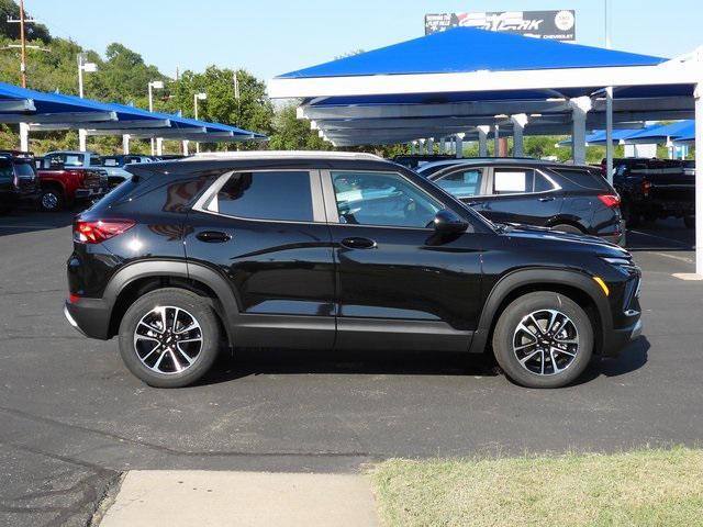 new 2025 Chevrolet TrailBlazer car, priced at $27,901