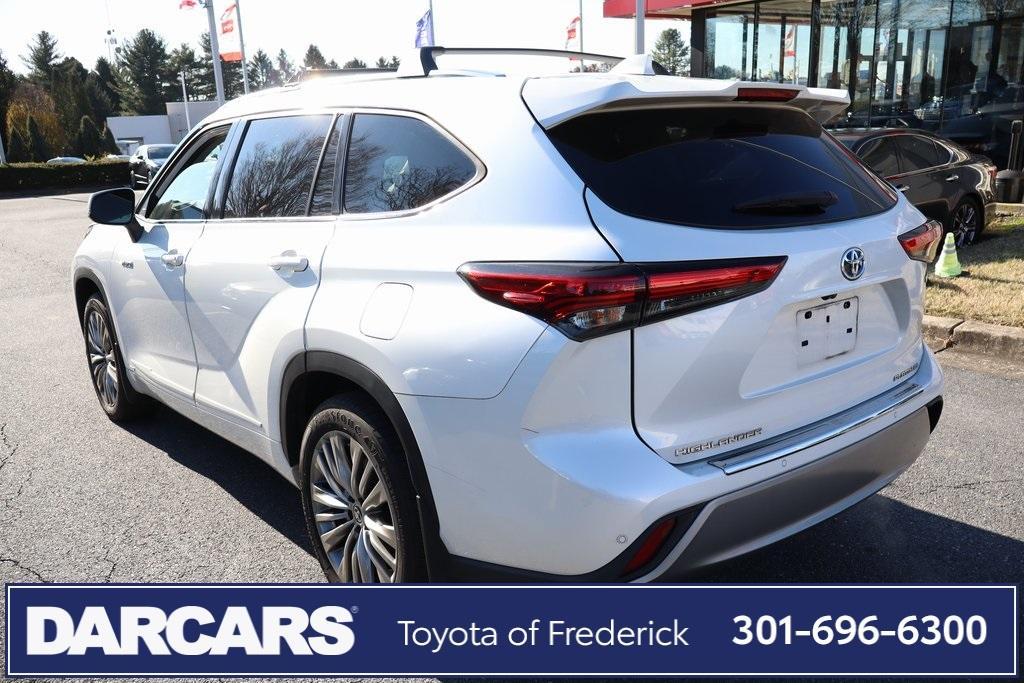 used 2020 Toyota Highlander Hybrid car, priced at $34,391