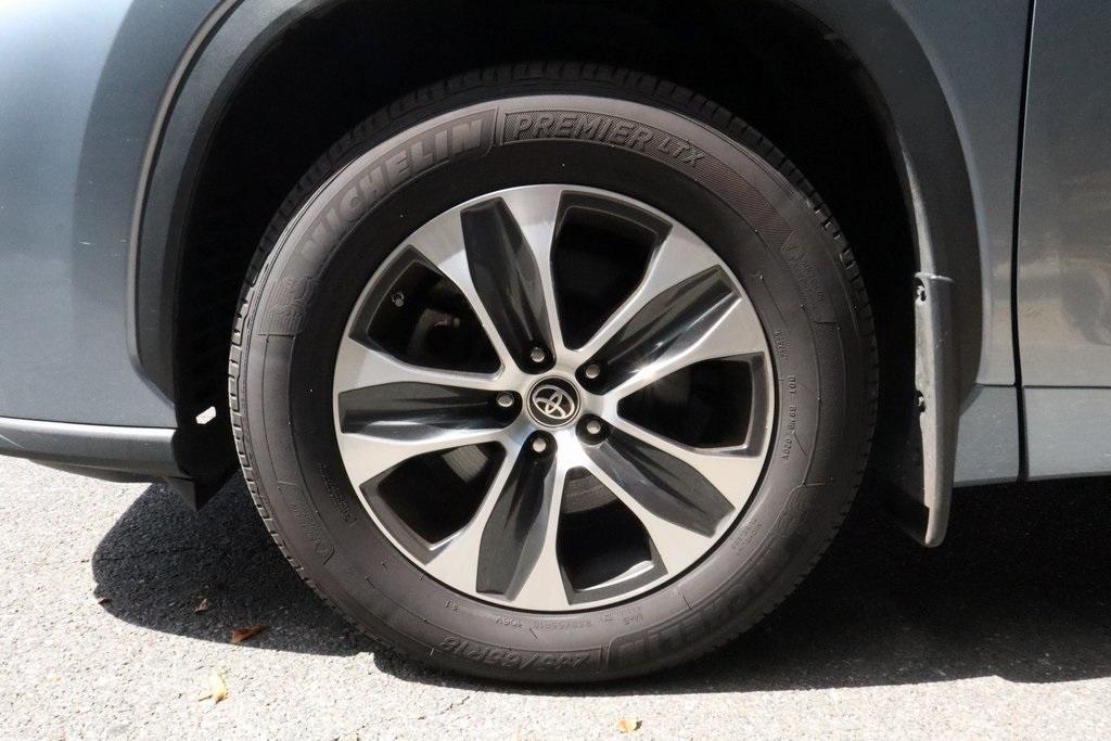 used 2023 Toyota Highlander car, priced at $30,940