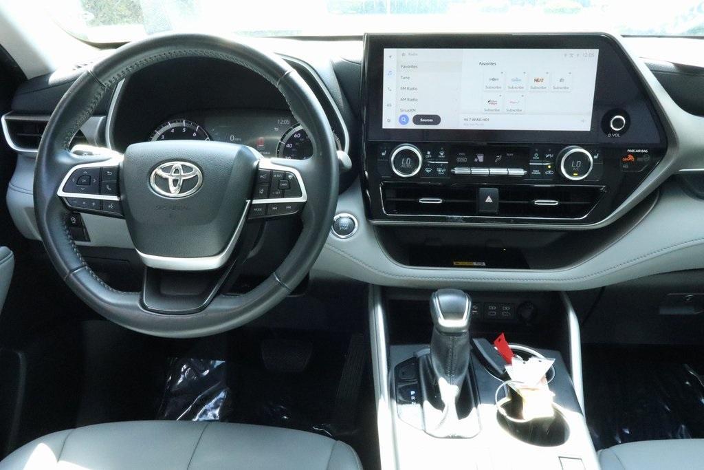 used 2023 Toyota Highlander car, priced at $30,940
