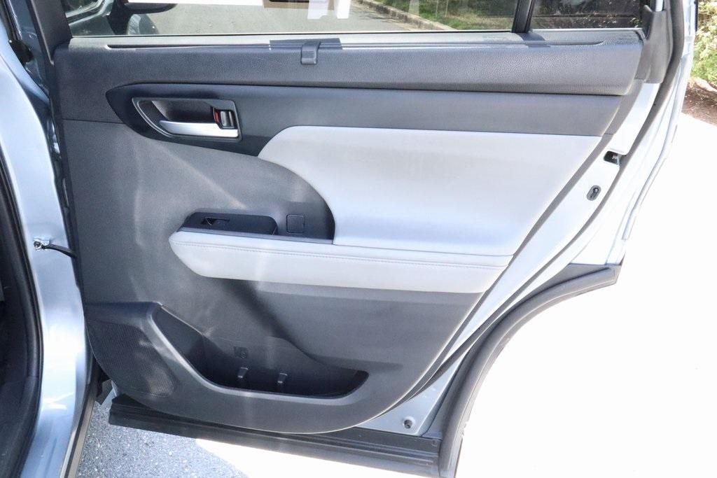 used 2023 Toyota Highlander car, priced at $30,940