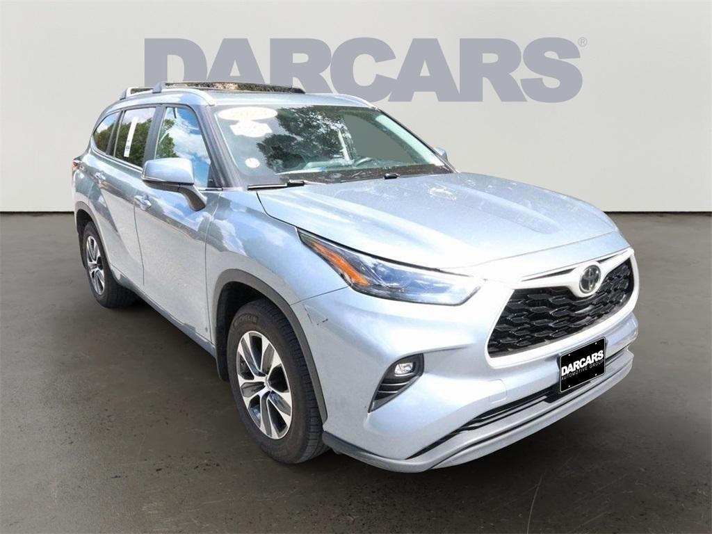 used 2023 Toyota Highlander car, priced at $30,940