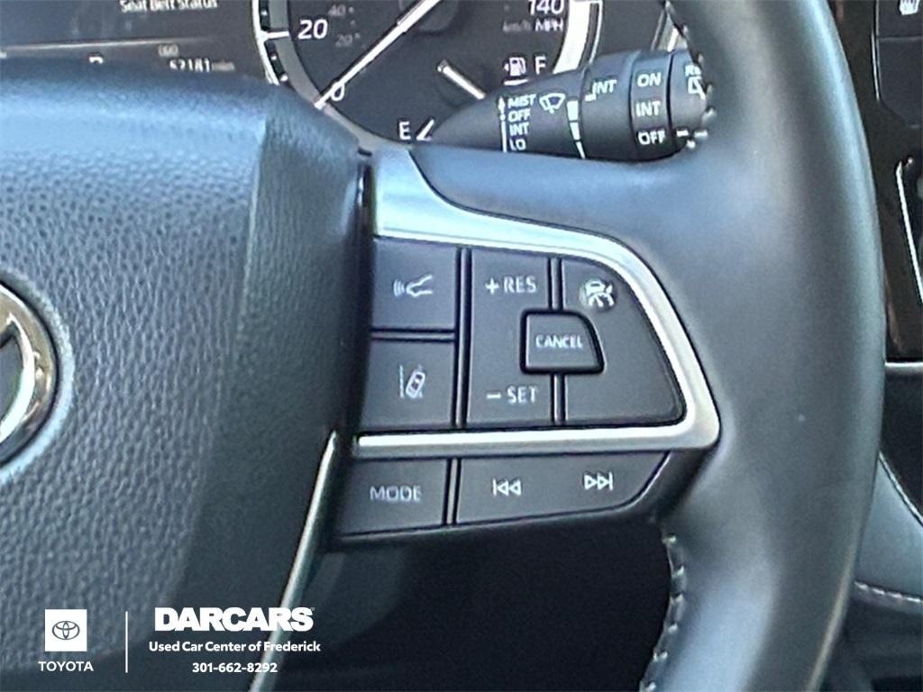 used 2022 Toyota Highlander car, priced at $32,740