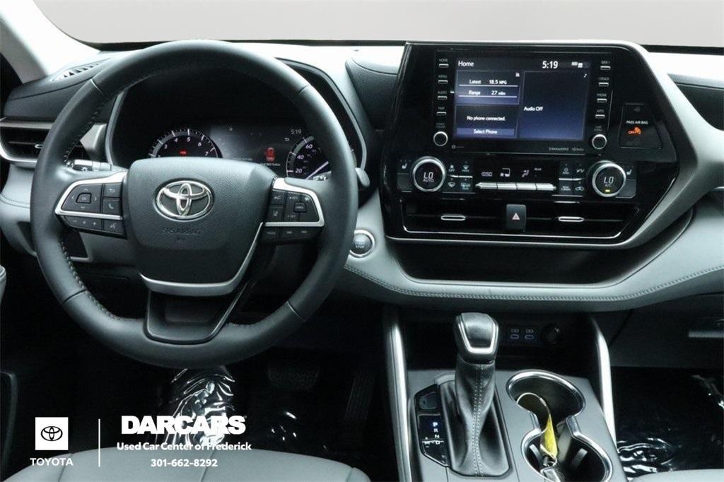 used 2022 Toyota Highlander car, priced at $22,000