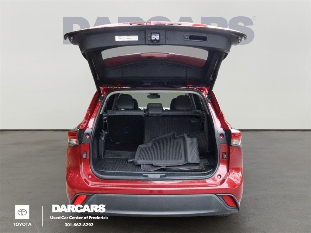 used 2022 Toyota Highlander car, priced at $22,000