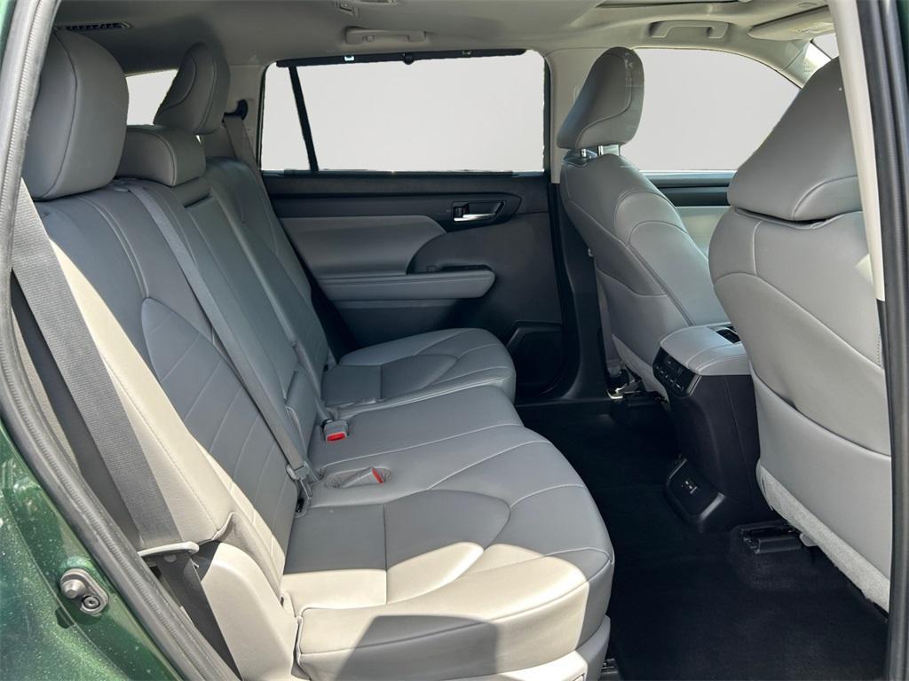 used 2023 Toyota Highlander car, priced at $34,840