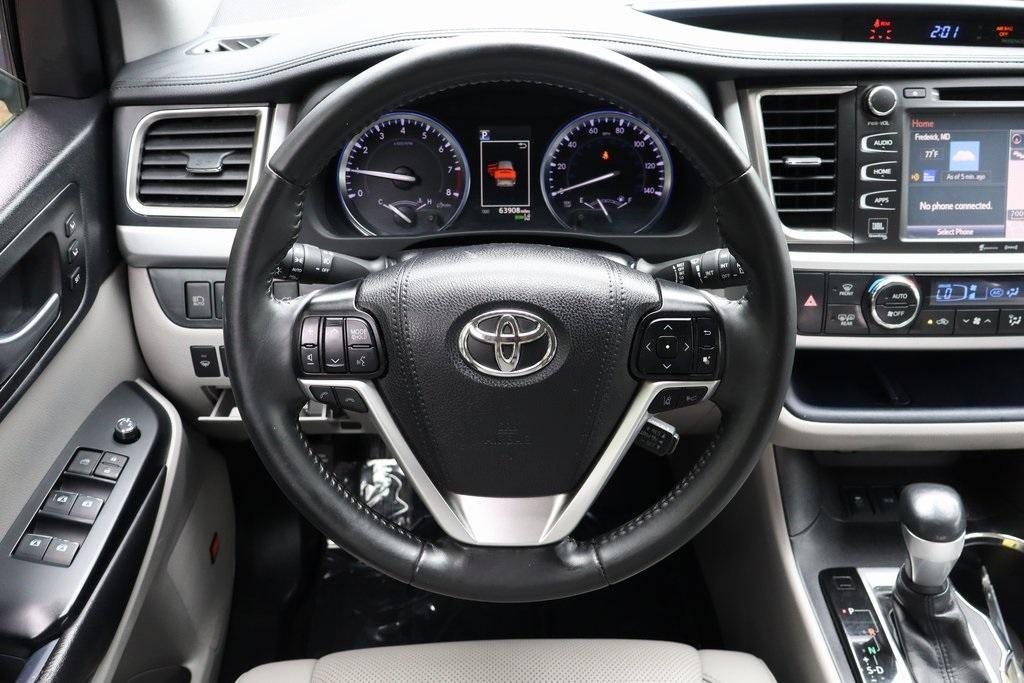 used 2019 Toyota Highlander car, priced at $27,991