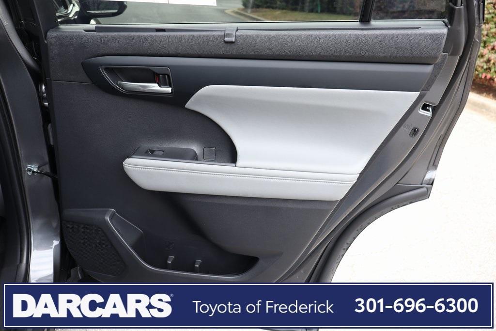 used 2023 Toyota Highlander Hybrid car, priced at $42,991