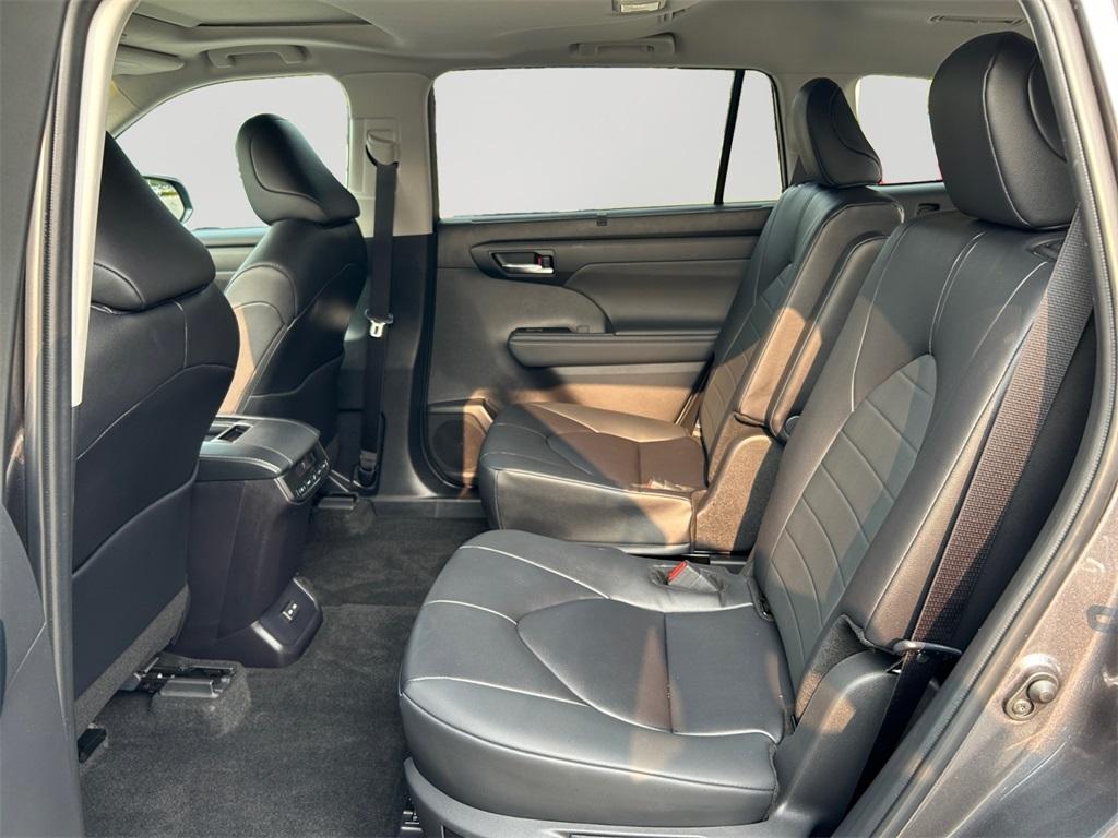 used 2024 Toyota Highlander car, priced at $43,940