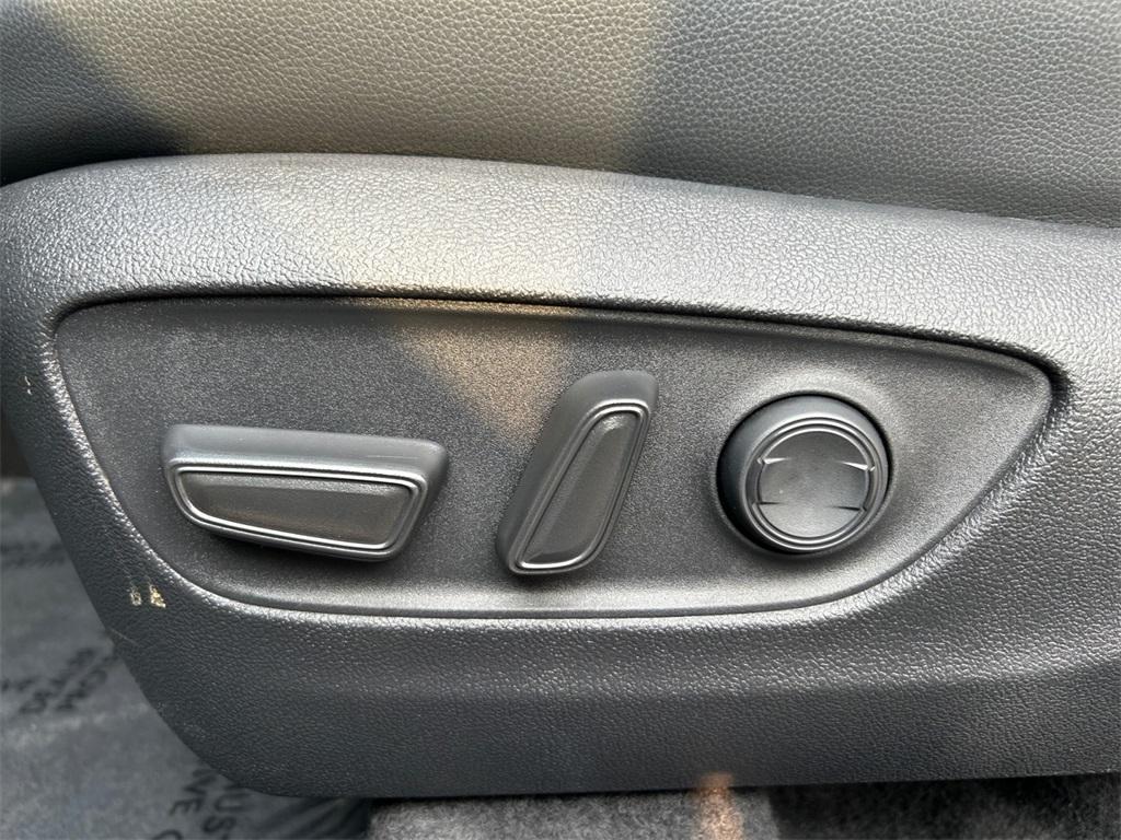 used 2024 Toyota Highlander car, priced at $43,940