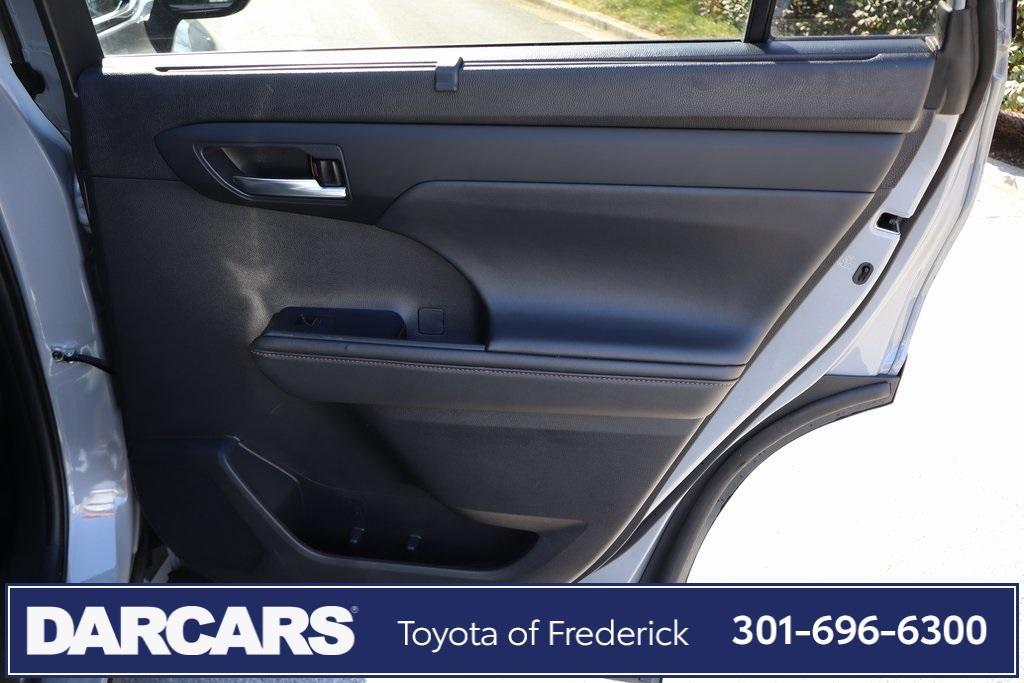 used 2022 Toyota Highlander Hybrid car, priced at $37,791