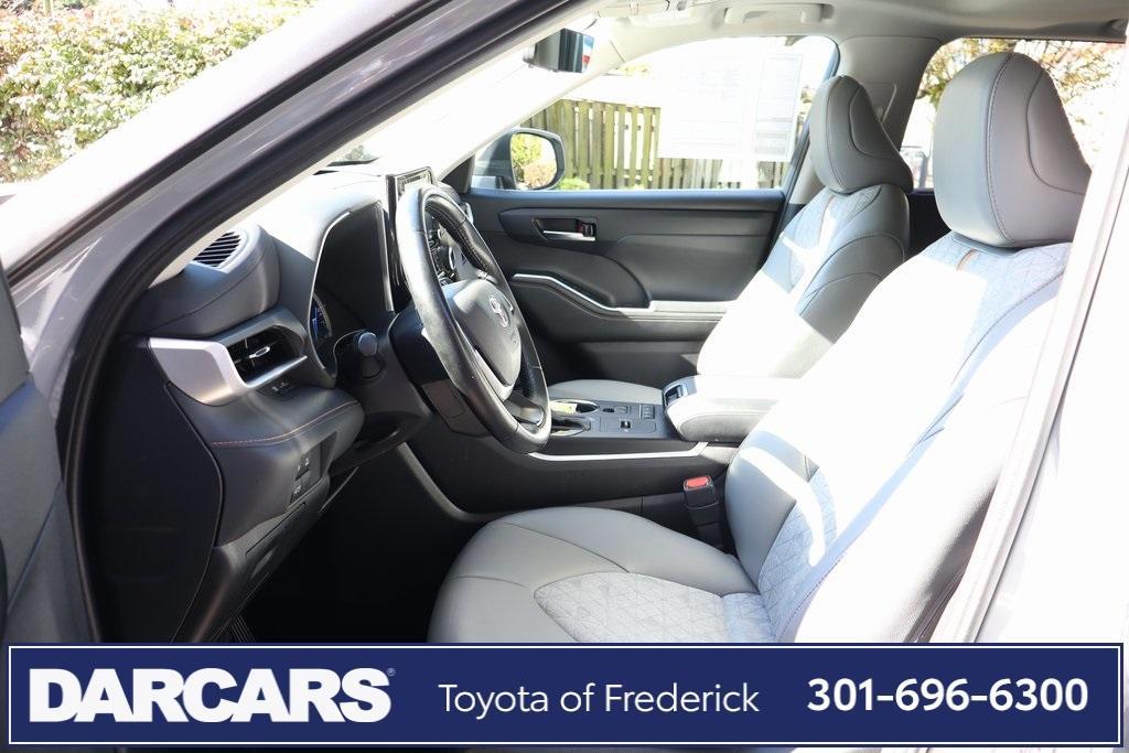 used 2022 Toyota Highlander Hybrid car, priced at $37,791