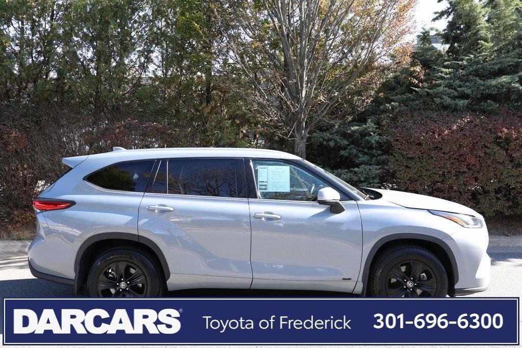 used 2022 Toyota Highlander Hybrid car, priced at $37,791