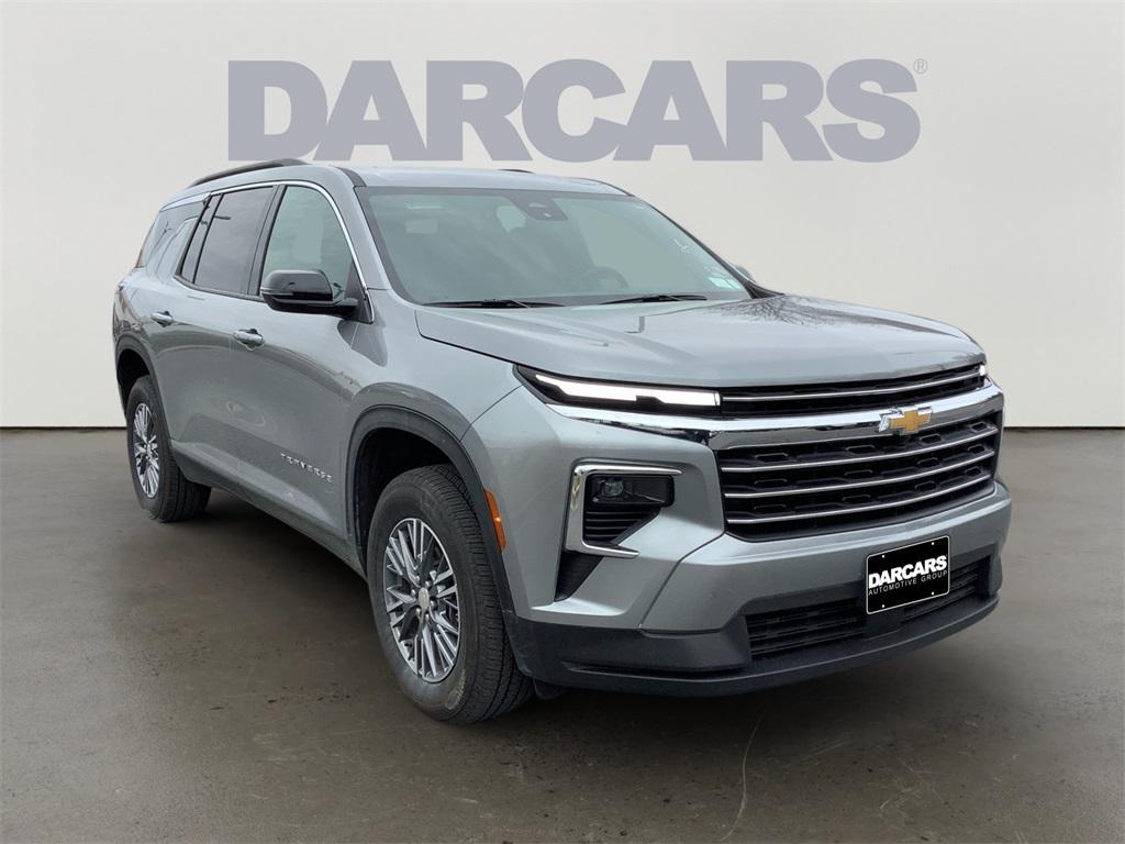 used 2025 Chevrolet Traverse car, priced at $32,940