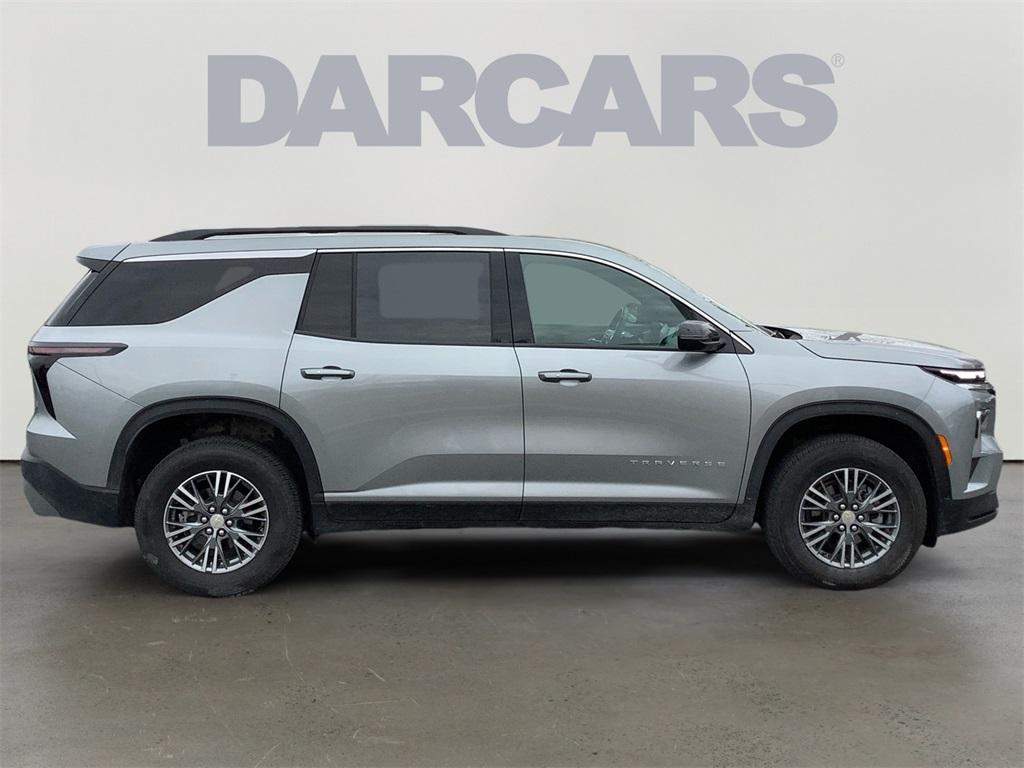 used 2025 Chevrolet Traverse car, priced at $32,940