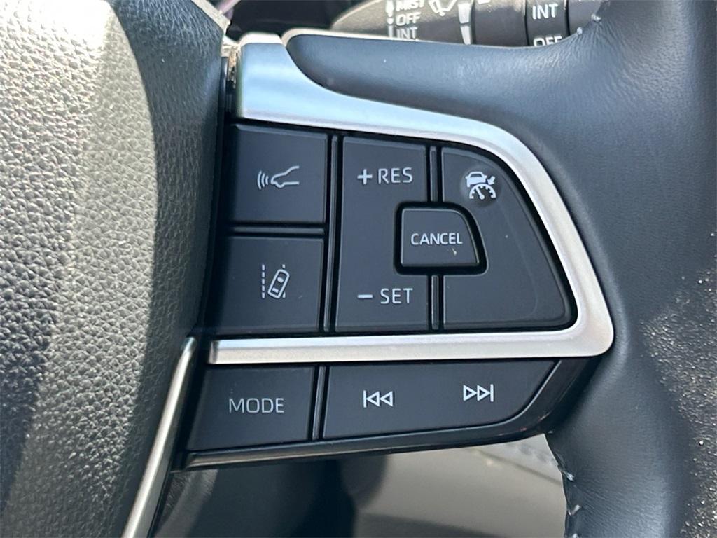 used 2023 Toyota Highlander car, priced at $33,740