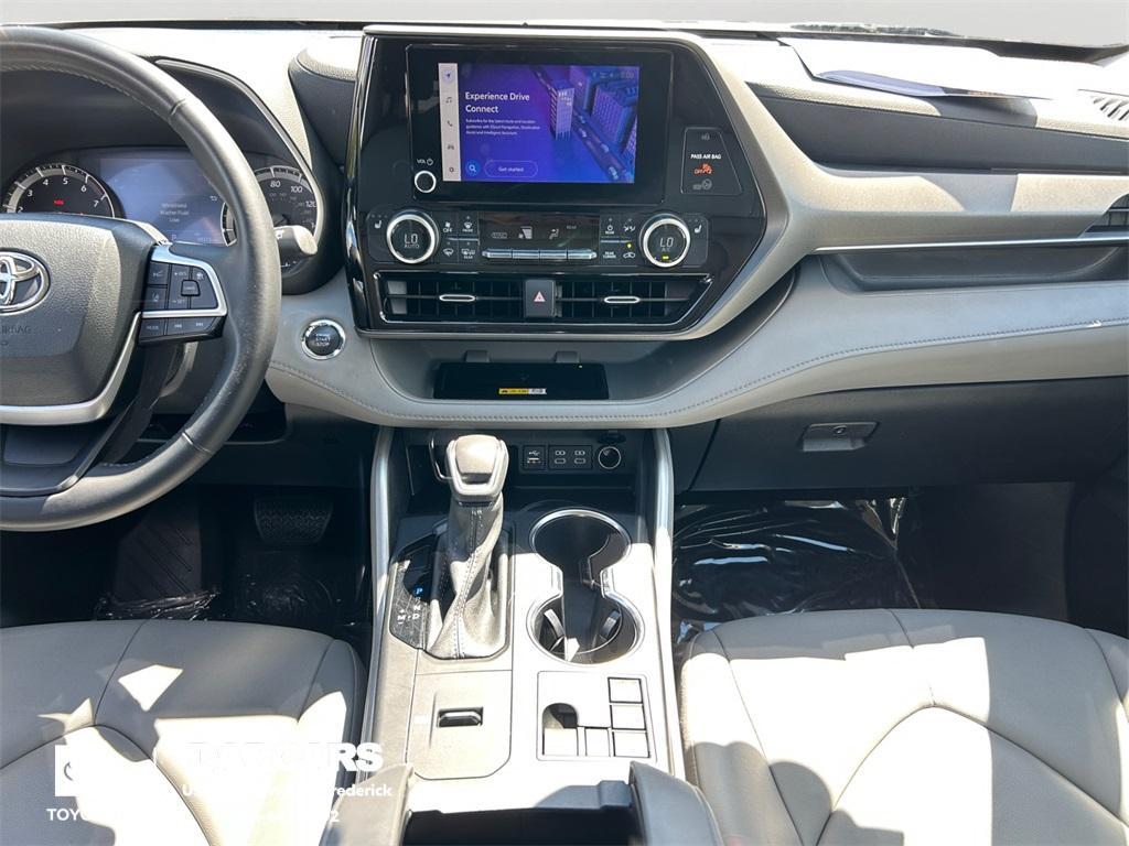 used 2023 Toyota Highlander car, priced at $32,940