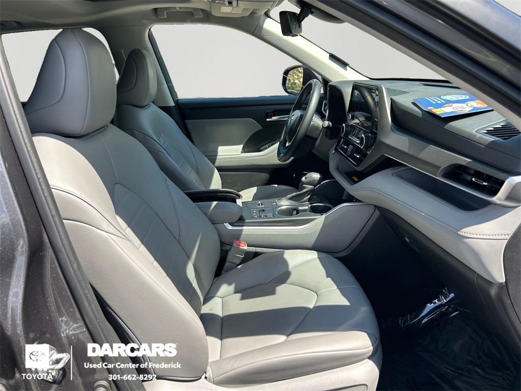 used 2023 Toyota Highlander car, priced at $32,940