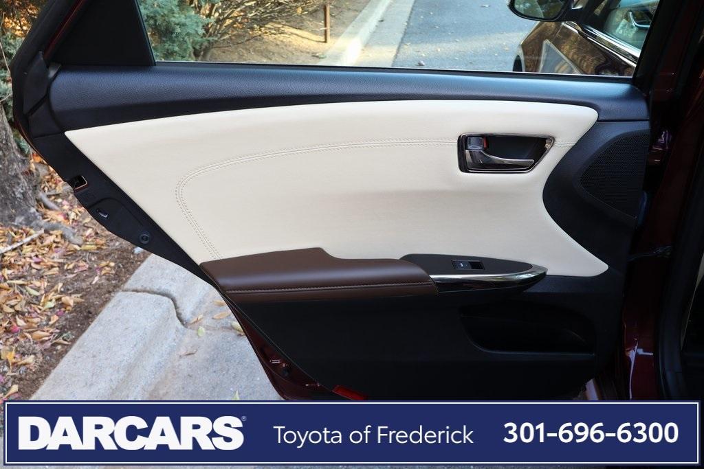 used 2014 Toyota Avalon Hybrid car, priced at $16,791