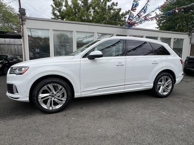 used 2022 Audi Q7 car, priced at $31,899
