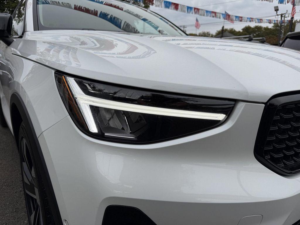 used 2025 Volvo XC40 car, priced at $27,760