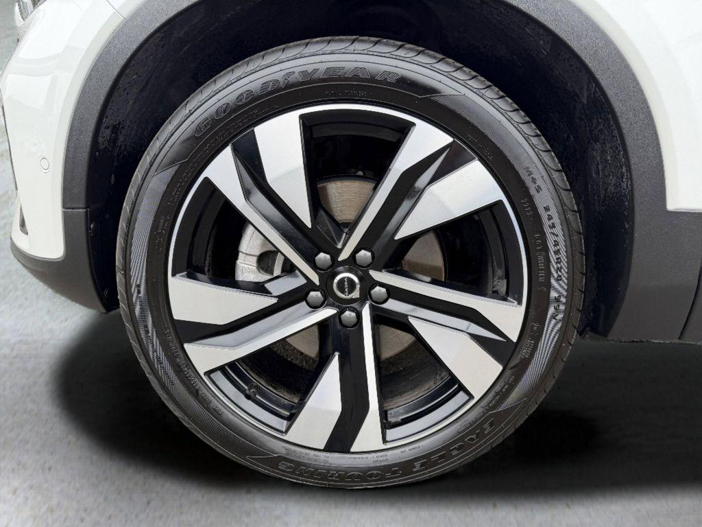 used 2025 Volvo XC40 car, priced at $27,760