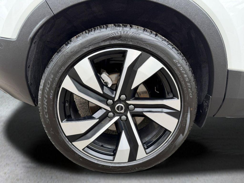used 2025 Volvo XC40 car, priced at $27,760