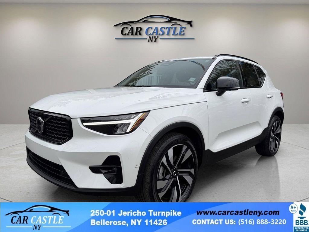 used 2025 Volvo XC40 car, priced at $27,760