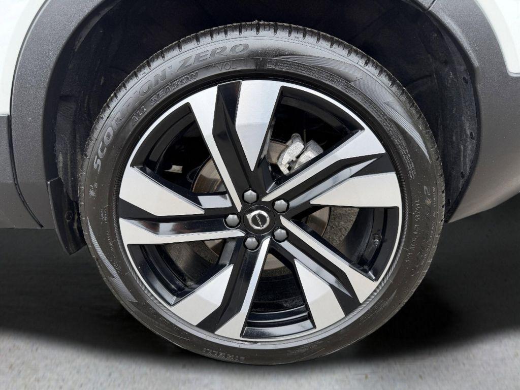 used 2025 Volvo XC40 car, priced at $27,760