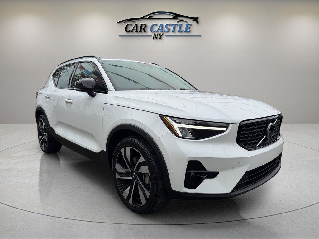used 2025 Volvo XC40 car, priced at $27,760