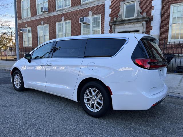 used 2024 Chrysler Pacifica car, priced at $25,950