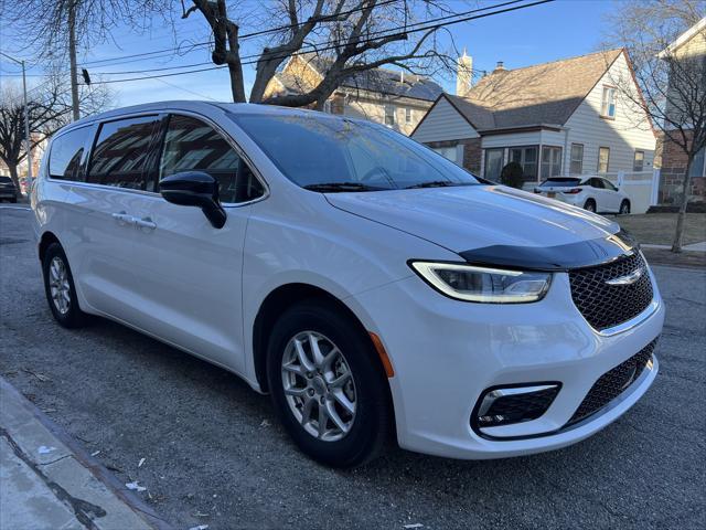 used 2024 Chrysler Pacifica car, priced at $25,950