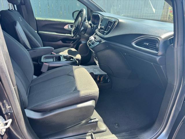 used 2019 Chrysler Pacifica car, priced at $15,995