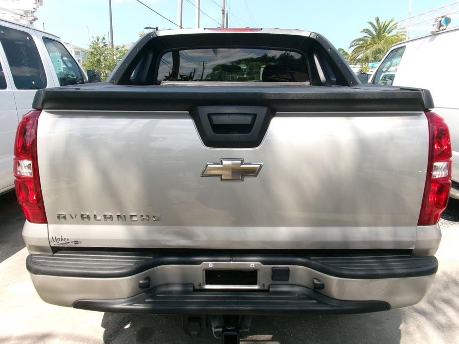 used 2009 Chevrolet Avalanche car, priced at $10,995