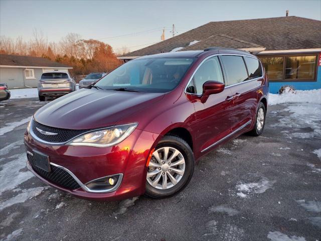 used 2017 Chrysler Pacifica car, priced at $10,995