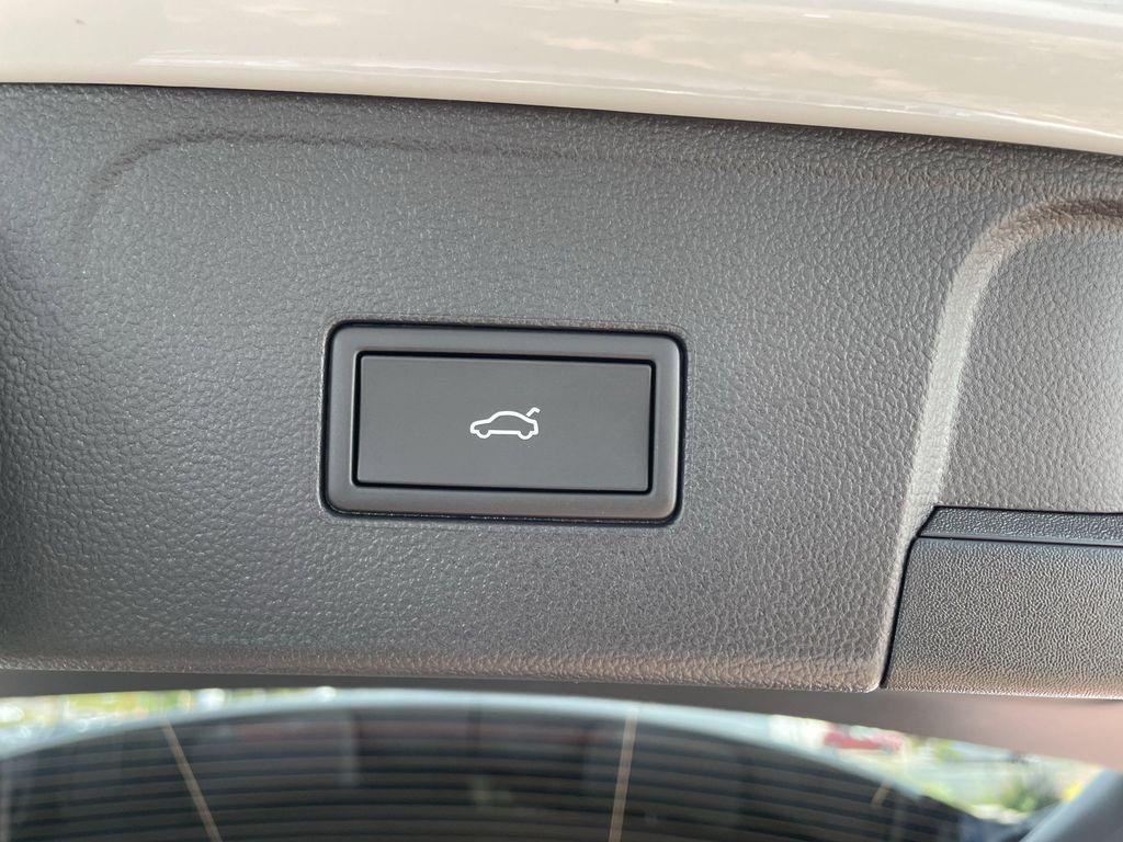 new 2026 Volkswagen Atlas car, priced at $44,419