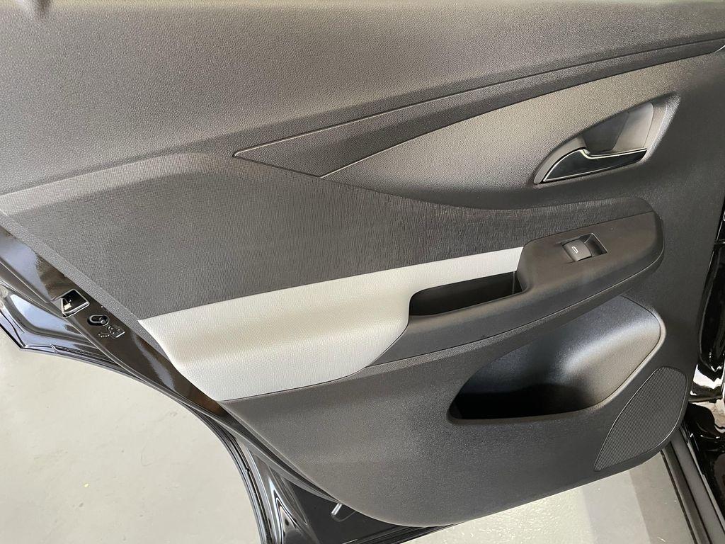 new 2025 Buick Envista car, priced at $26,435