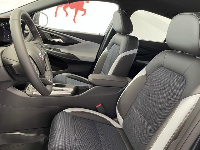 new 2025 Buick Envista car, priced at $26,435