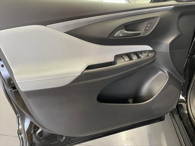 new 2025 Buick Envista car, priced at $26,435