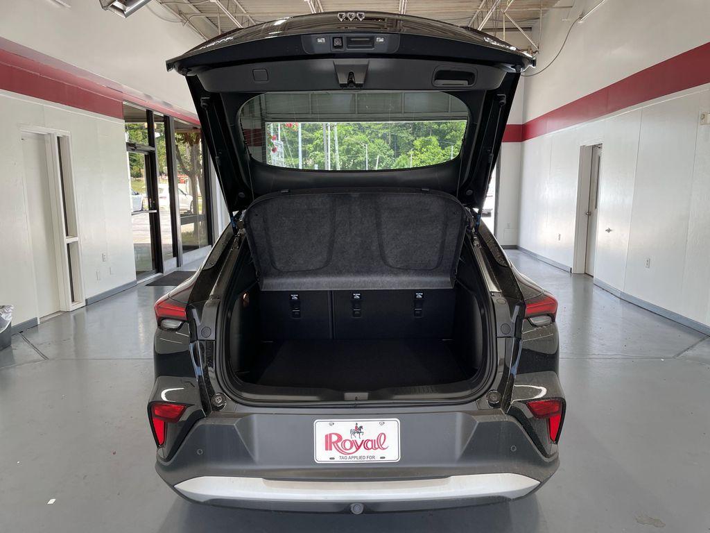 new 2025 Buick Envista car, priced at $26,435