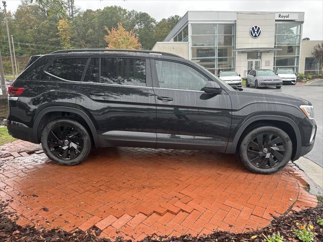 new 2025 Volkswagen Atlas car, priced at $43,878