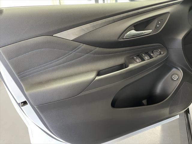 new 2025 Buick Envista car, priced at $29,825