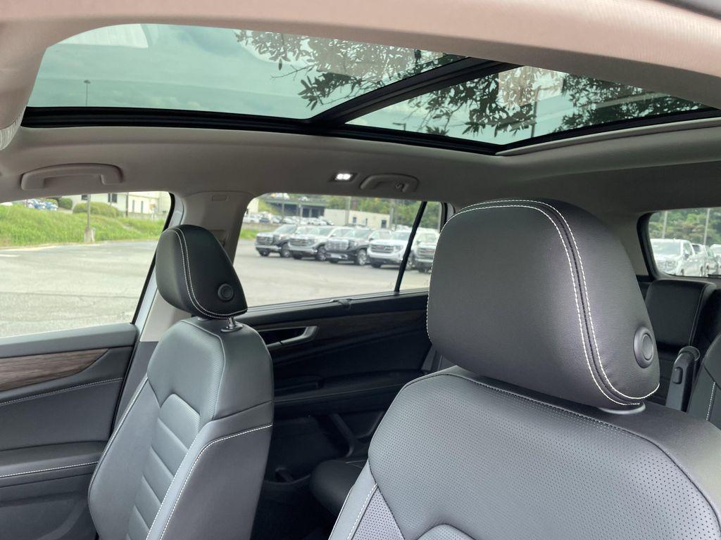 new 2026 Volkswagen Atlas car, priced at $49,680