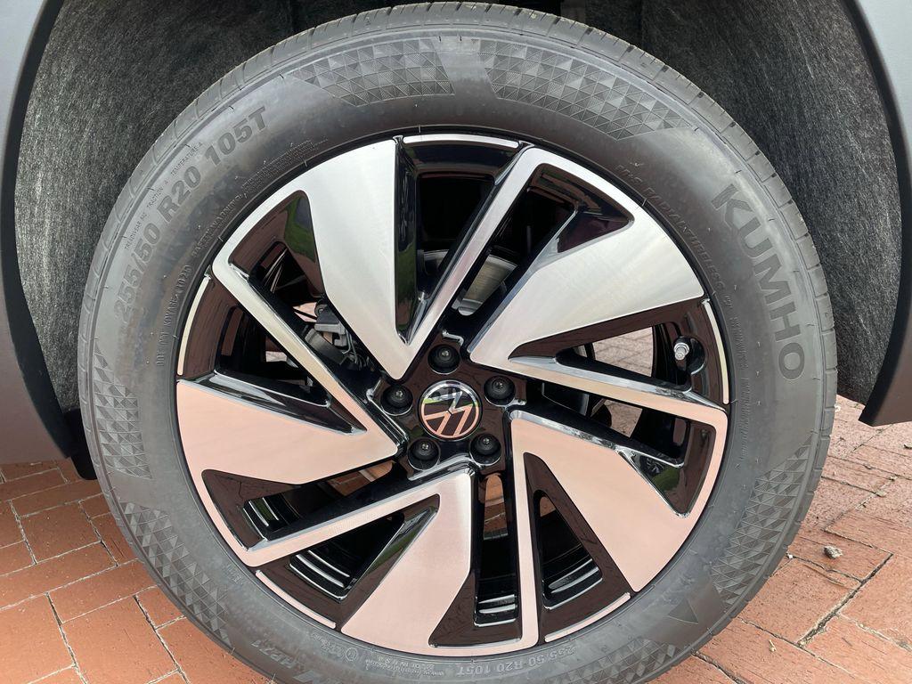 new 2026 Volkswagen Atlas car, priced at $49,680