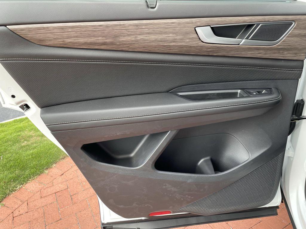 new 2026 Volkswagen Atlas car, priced at $49,680