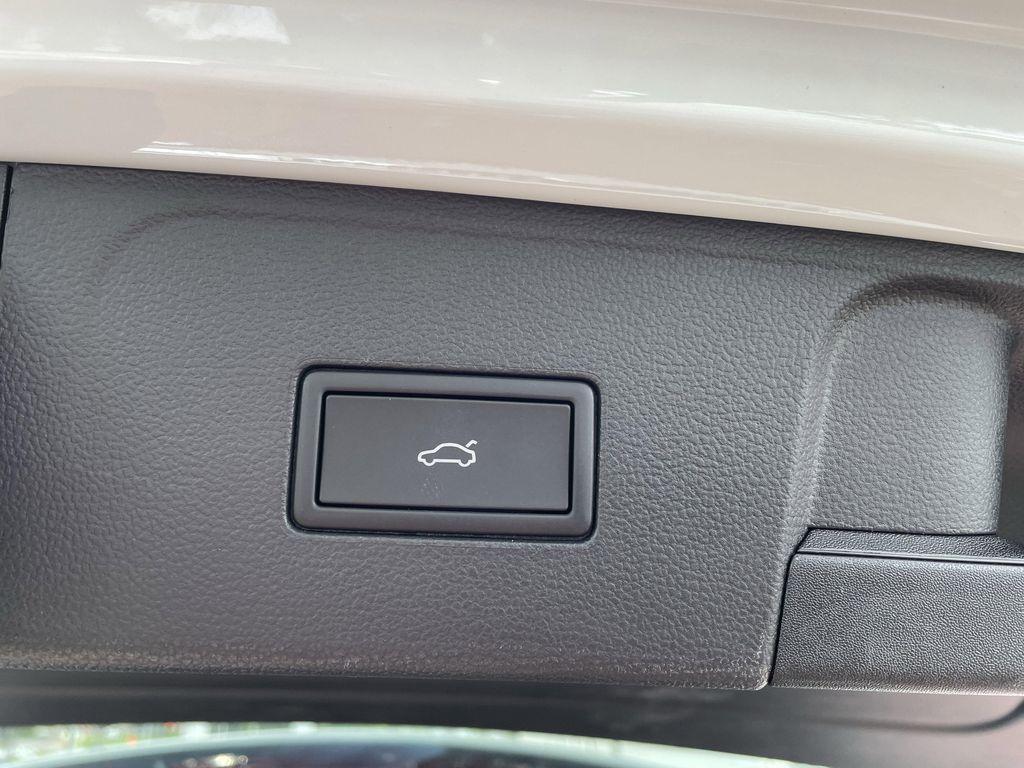 new 2026 Volkswagen Atlas car, priced at $49,680