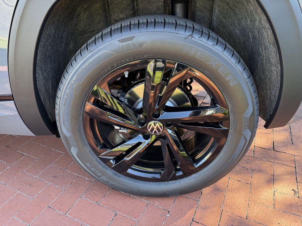 new 2026 Volkswagen Atlas Cross Sport car, priced at $50,751