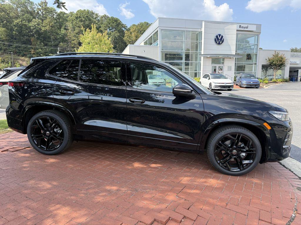 new 2025 Volkswagen Tiguan car, priced at $35,985