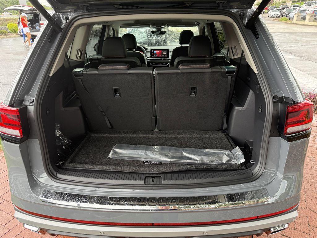 new 2026 Volkswagen Atlas car, priced at $49,057